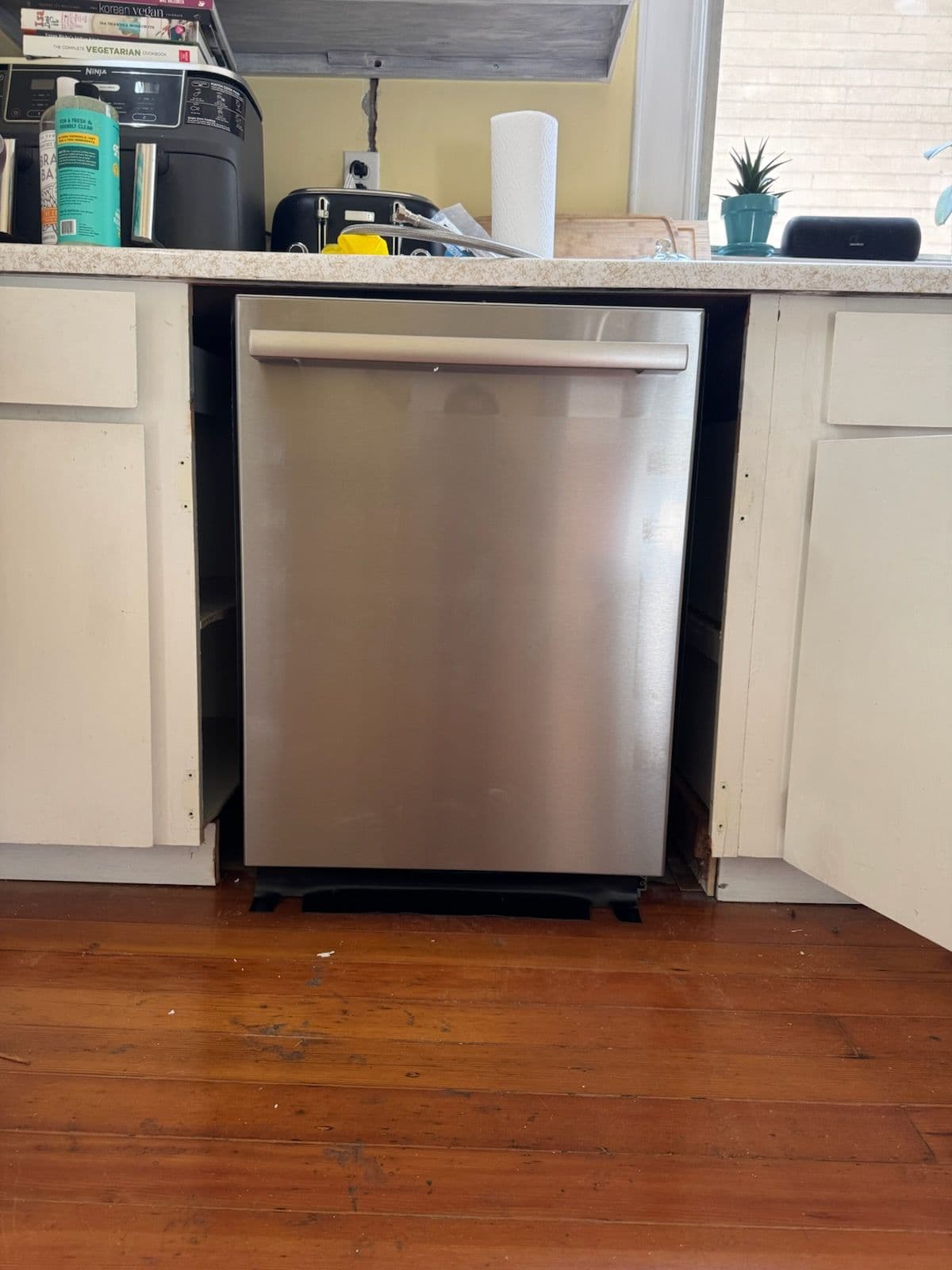 Gallery photos for Salt Lake City Kitchen Revamp with Dishwasher: Image #1